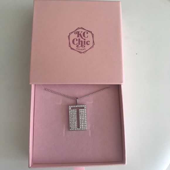 Sterling silver T necklace brand new, just got it today and its not what wanted - Picture 1 of 2